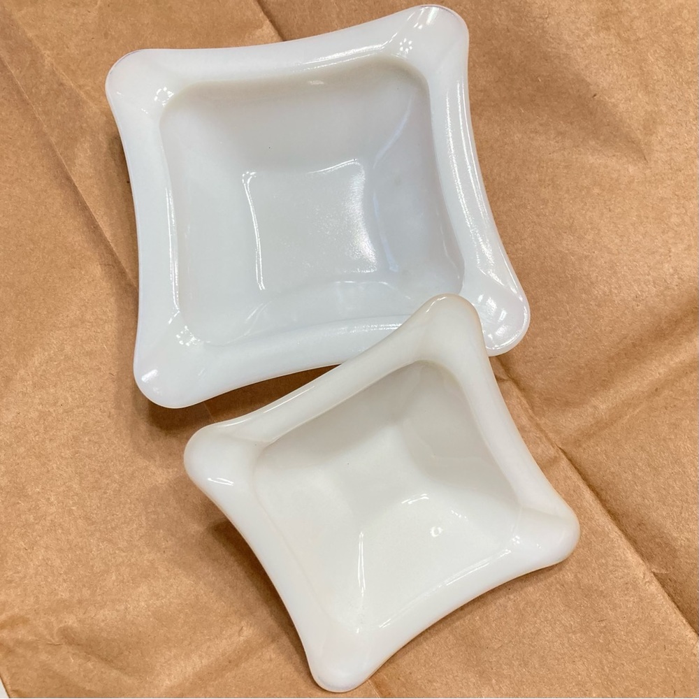 Vintage Nesting Ashtrays